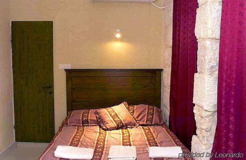 East New Imperial Hotel Yerusalem Bagian luar foto
